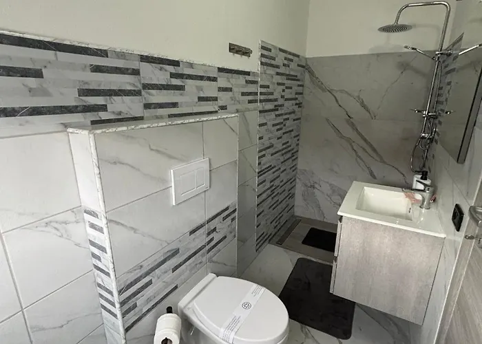 فندق مبيت وإفطار 5 