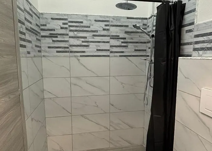 فندق مبيت وإفطار 5 